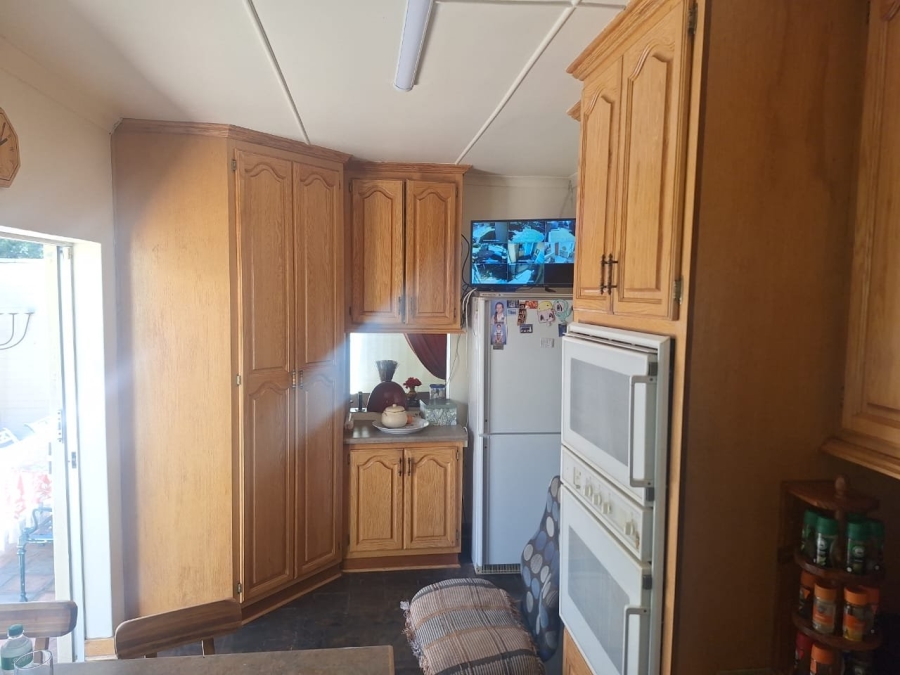 5 Bedroom Property for Sale in Fichardt Park Free State